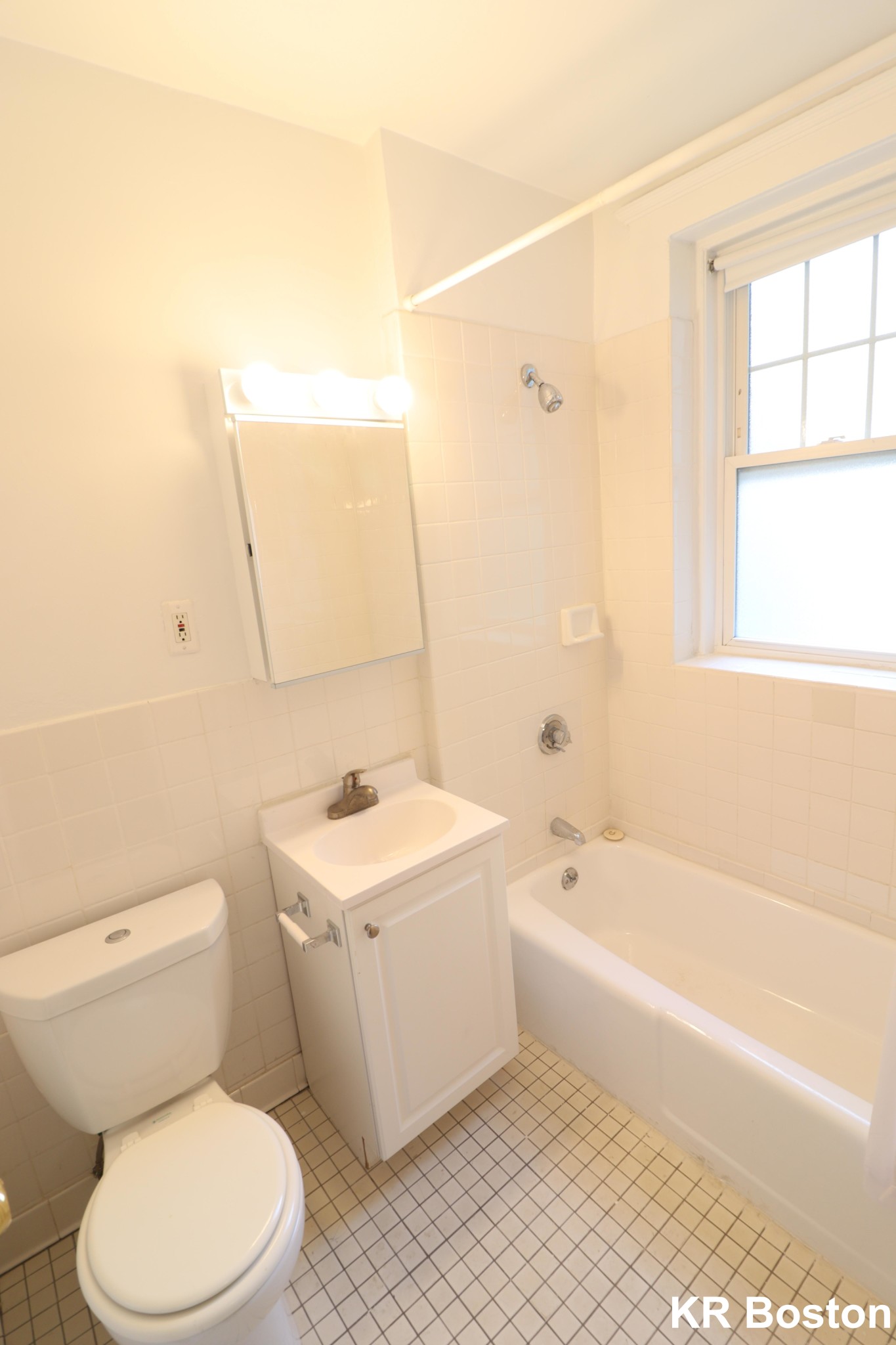 111 Kilsyth Rd, Brighton