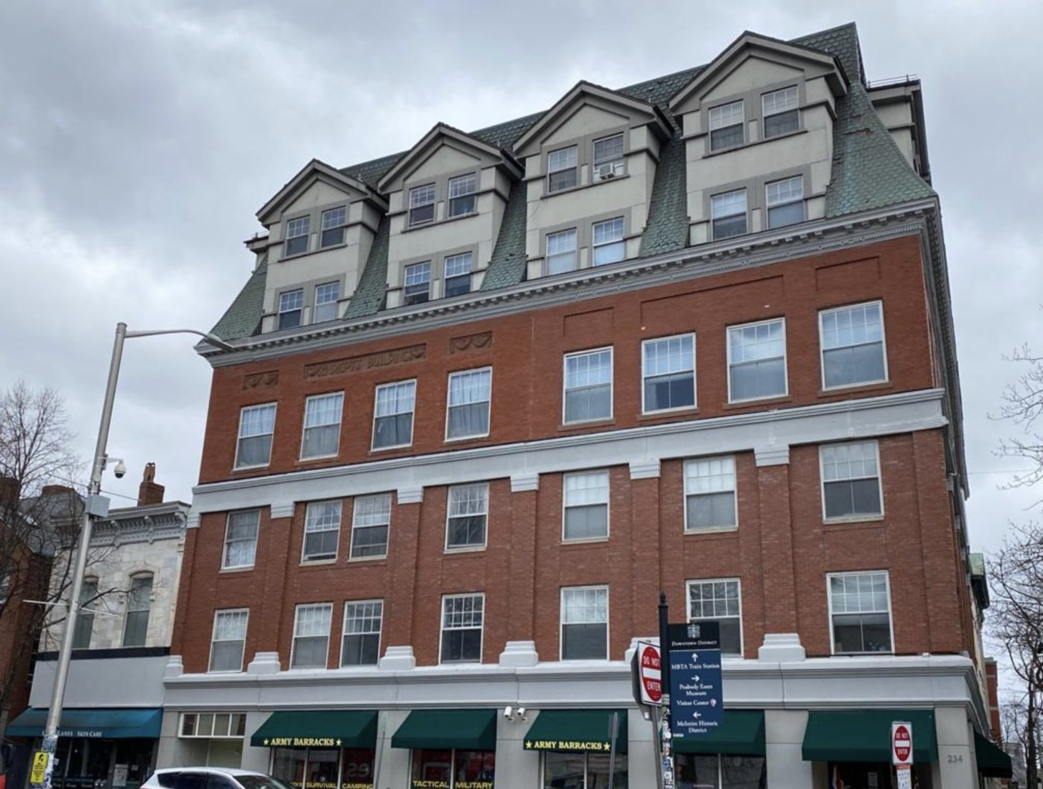 100 Washington, Salem