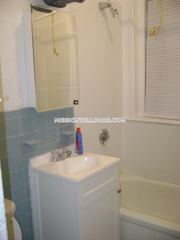 887 Huntington Ave, Mission Hill