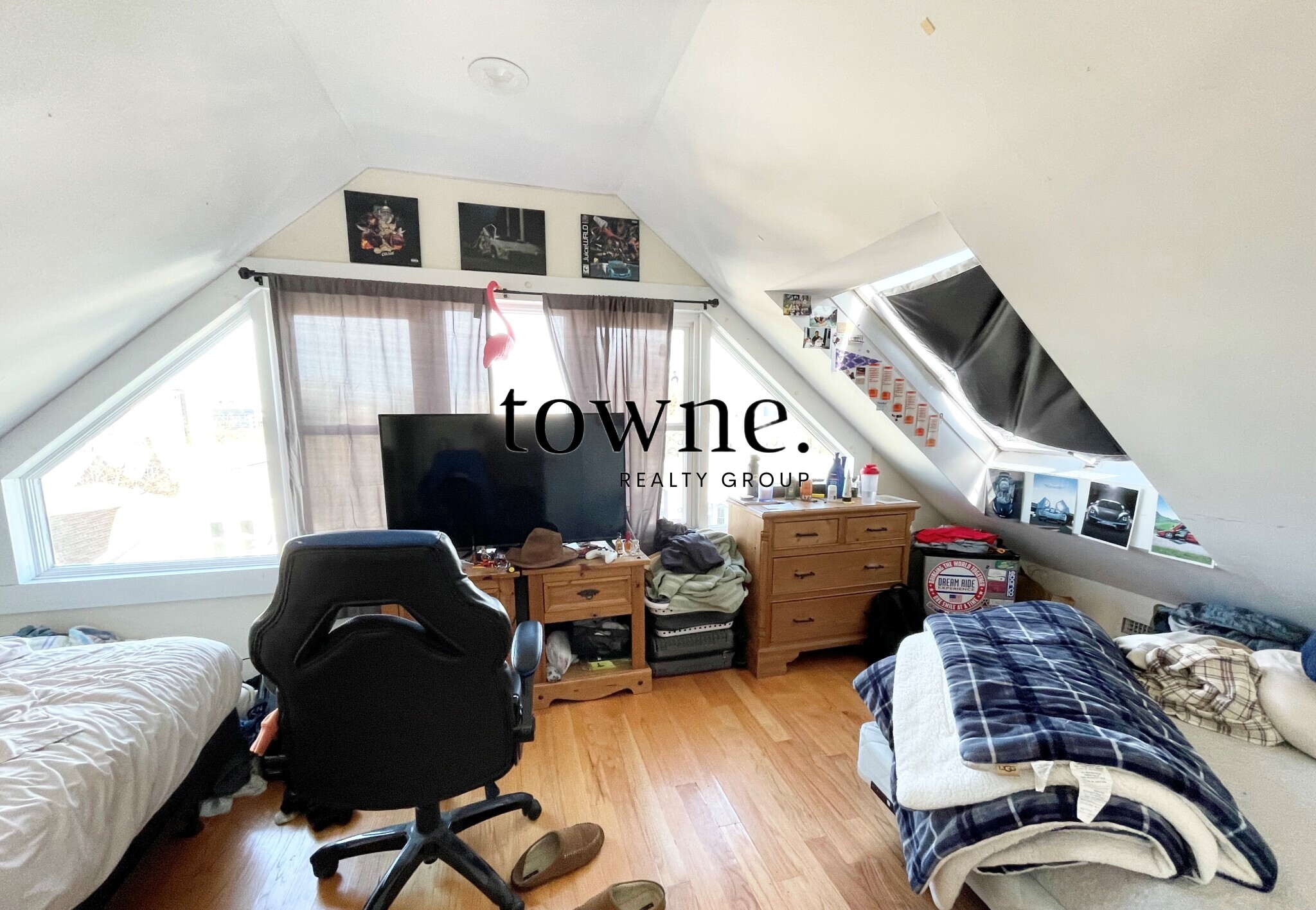 112 Hillside St, Mission Hill