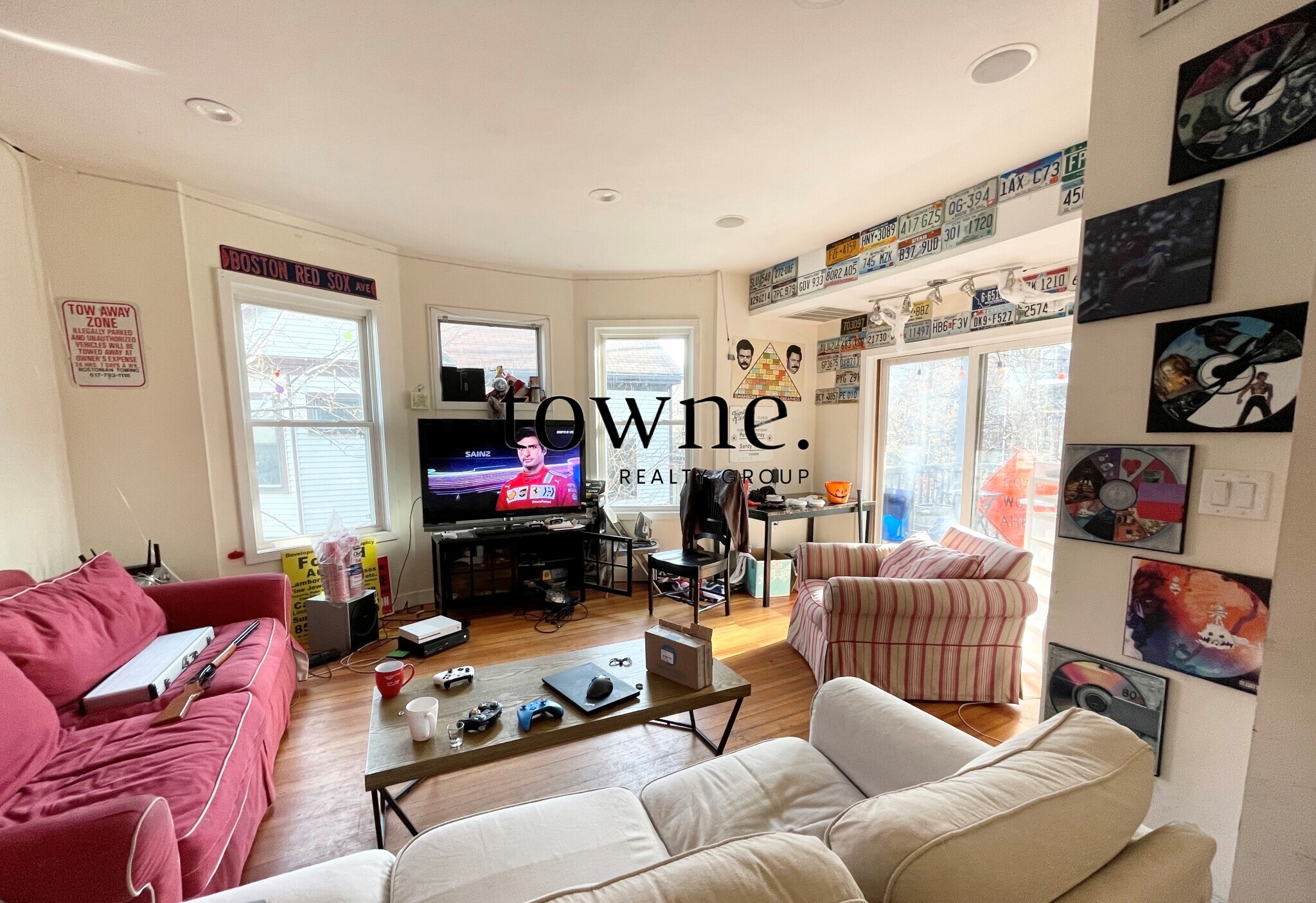 112 Hillside St, Mission Hill