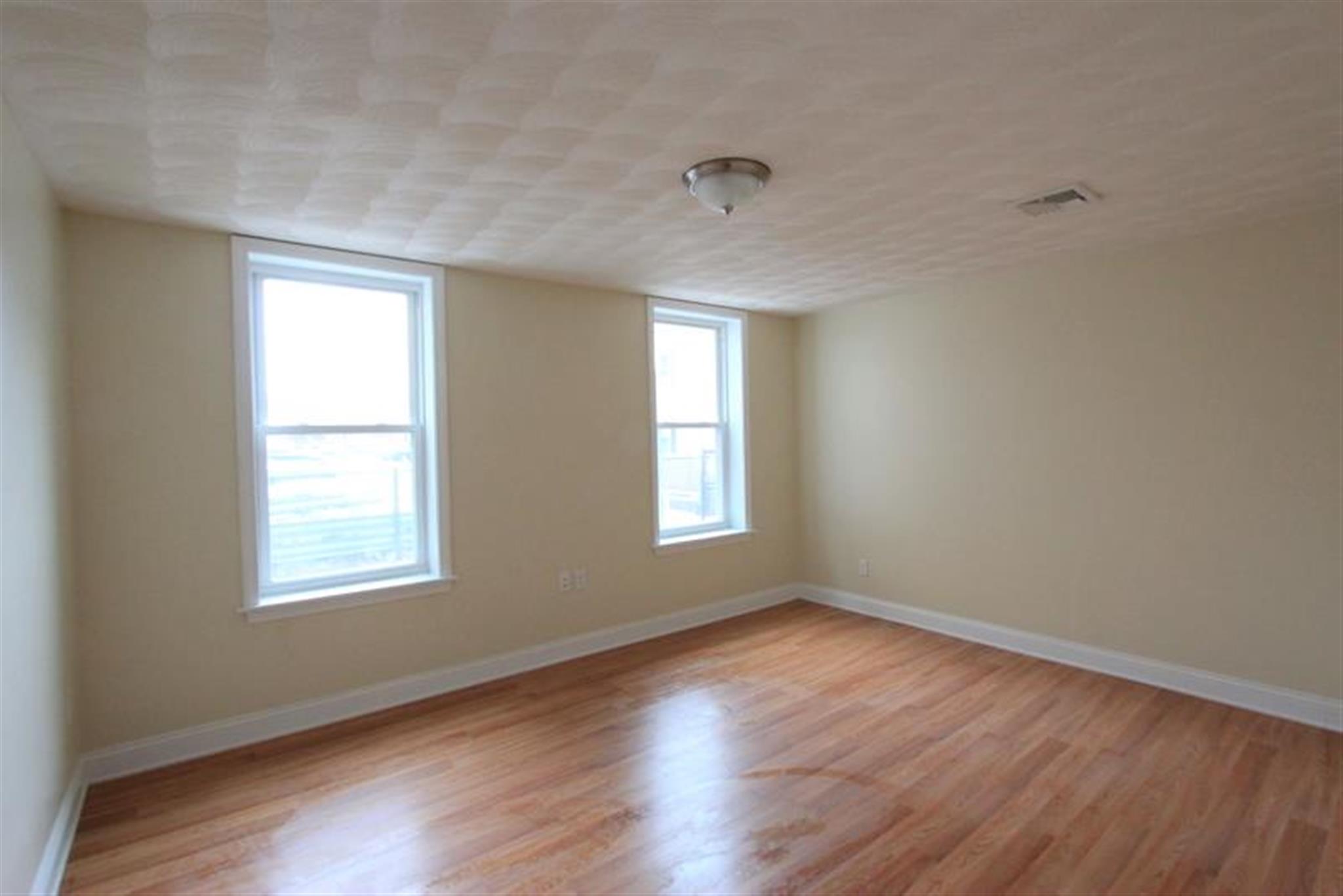 6 Douglas St, Central Square