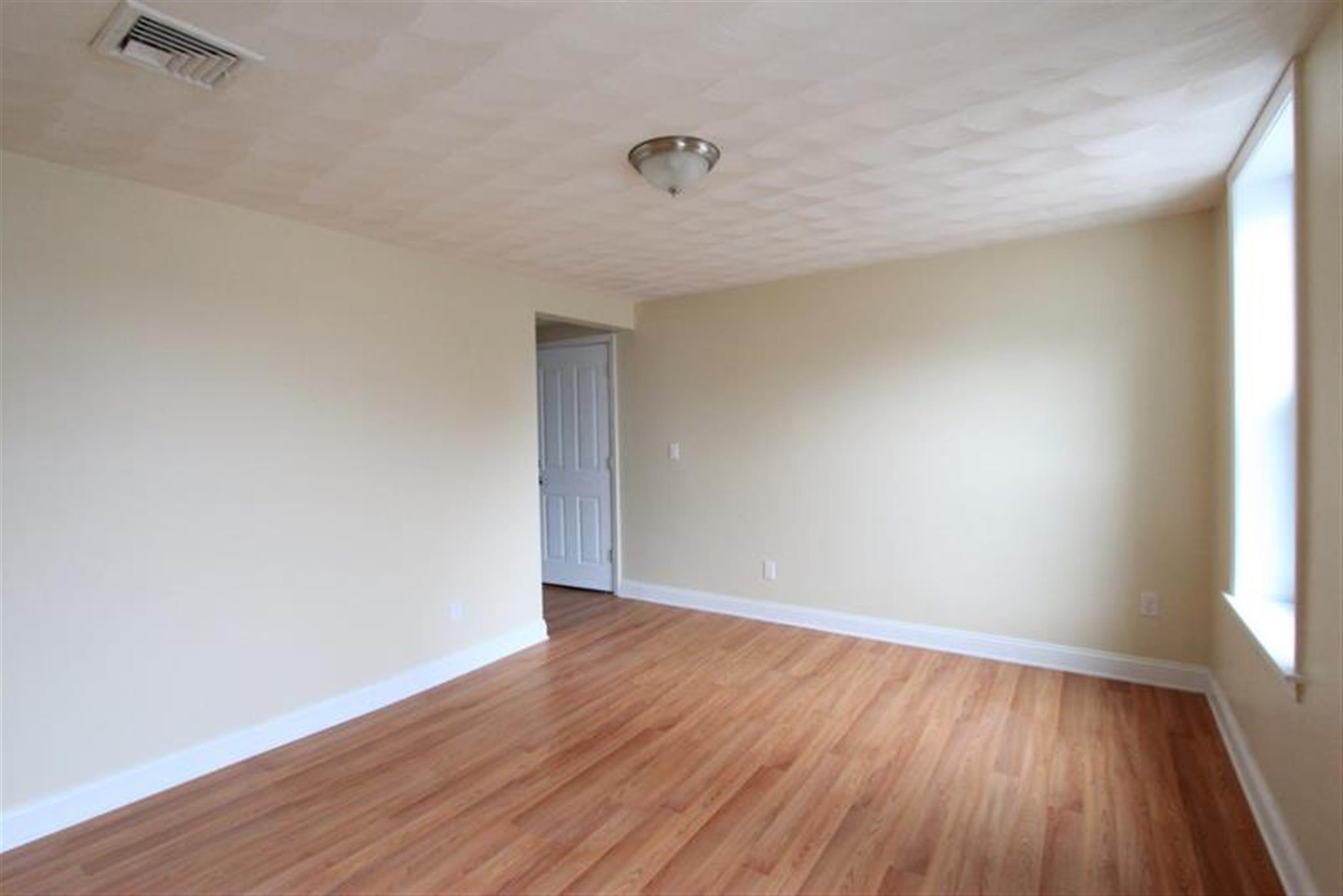 6 Douglas St, Central Square