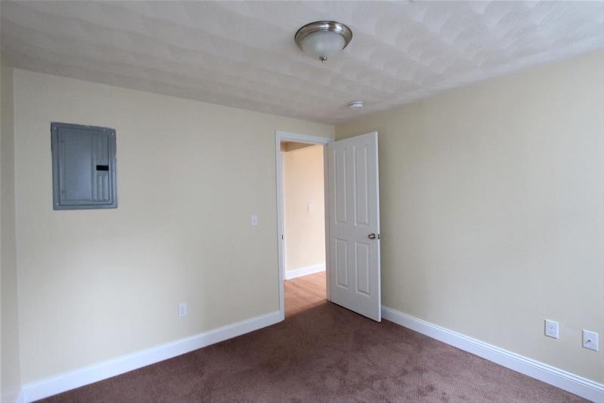 6 Douglas St, Central Square