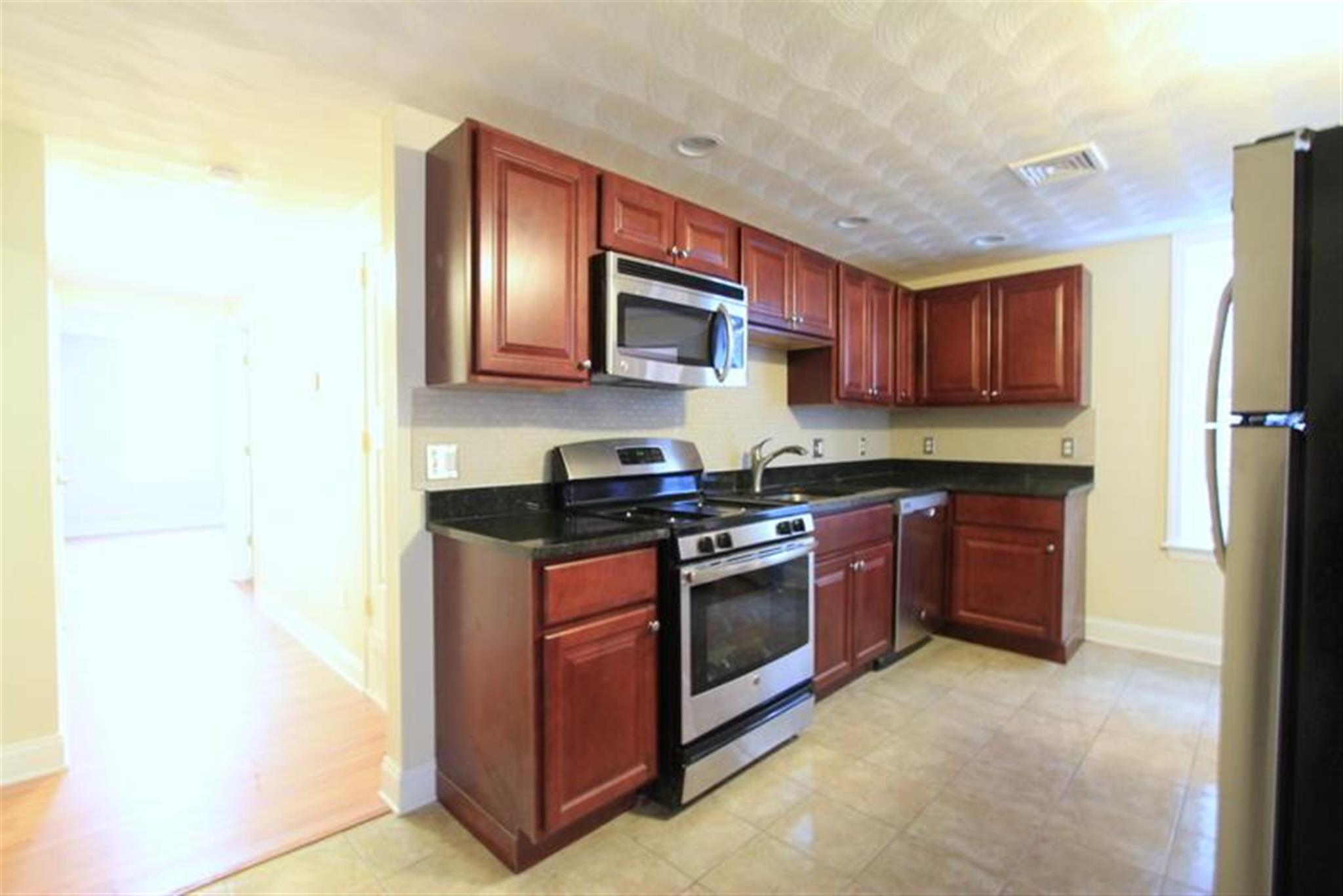 6 Douglas St, Central Square