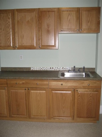 887 Huntington Ave, Mission Hill