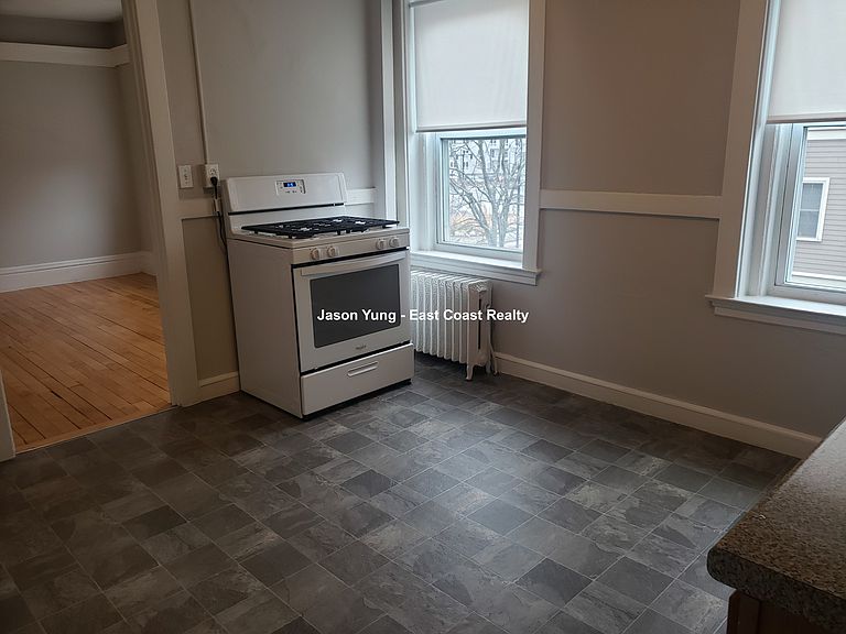 228 South St, Jamaica Plain