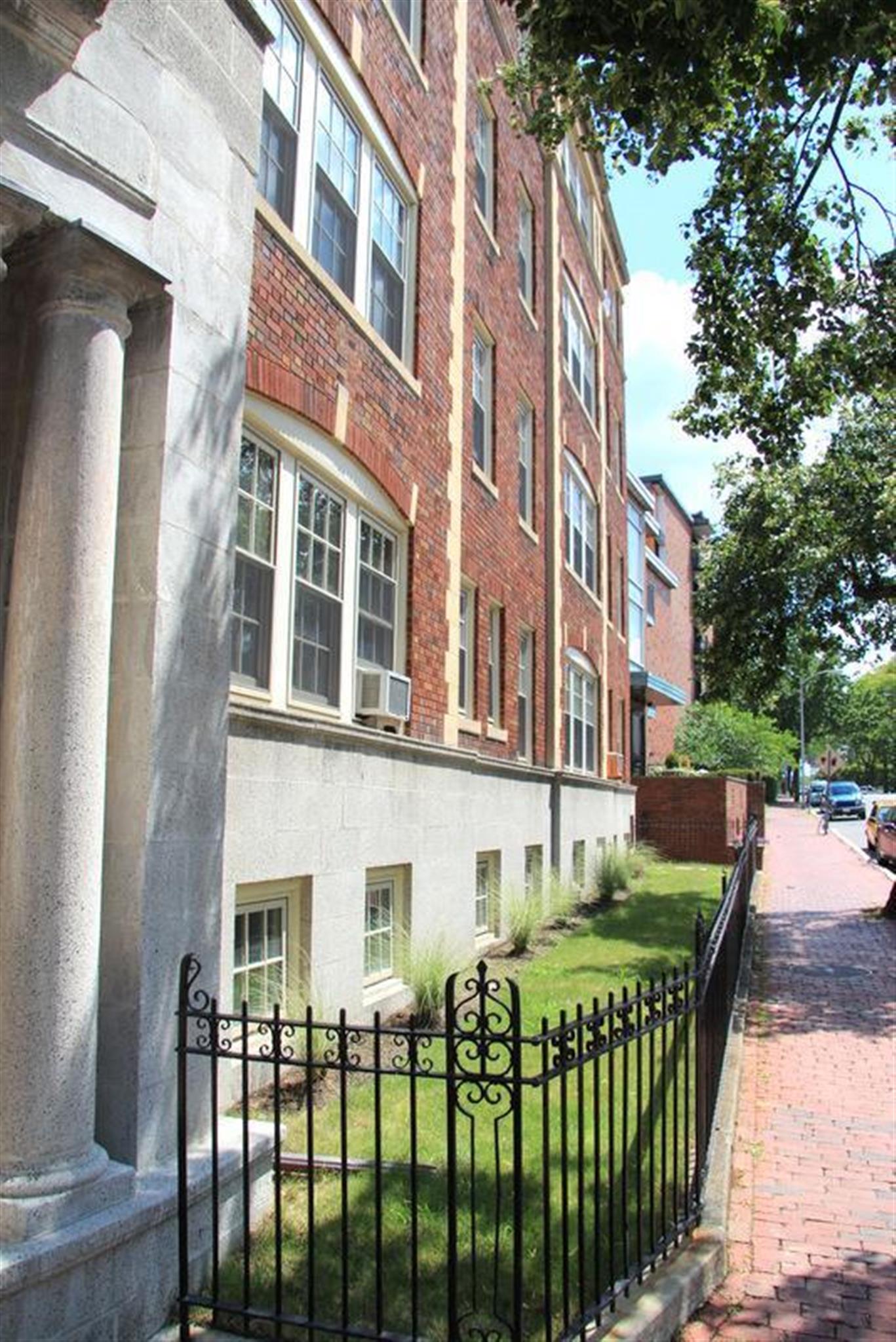 353 Harvard, Harvard Square