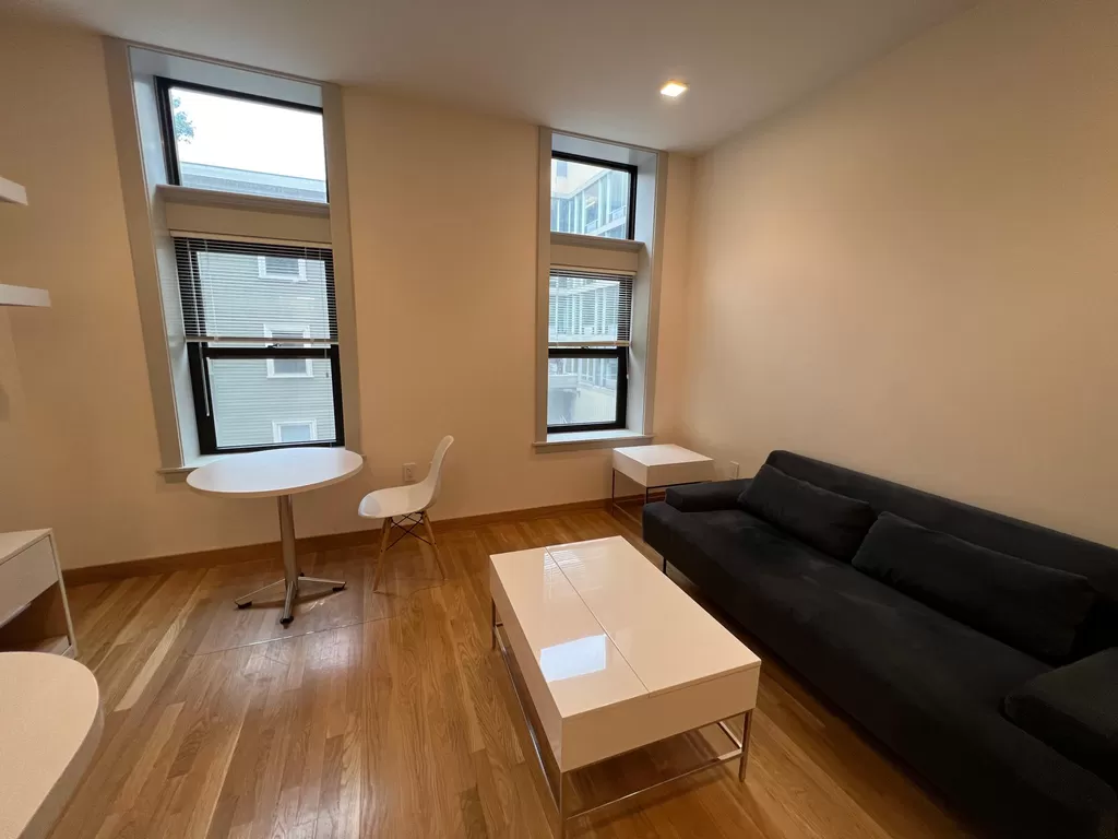 115 Mount Auburn St, Harvard Square