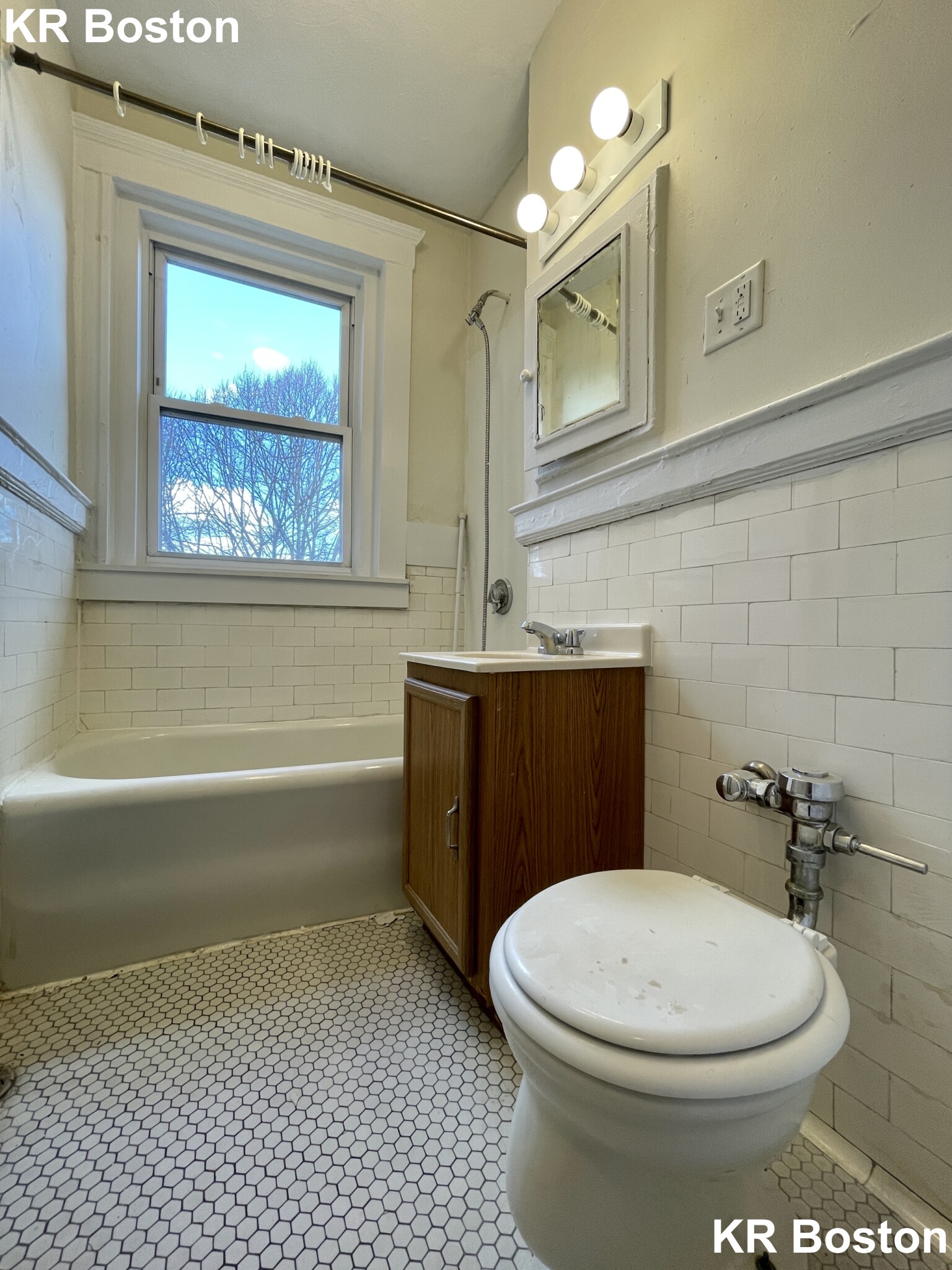 1163 Boylstons St, Fenway