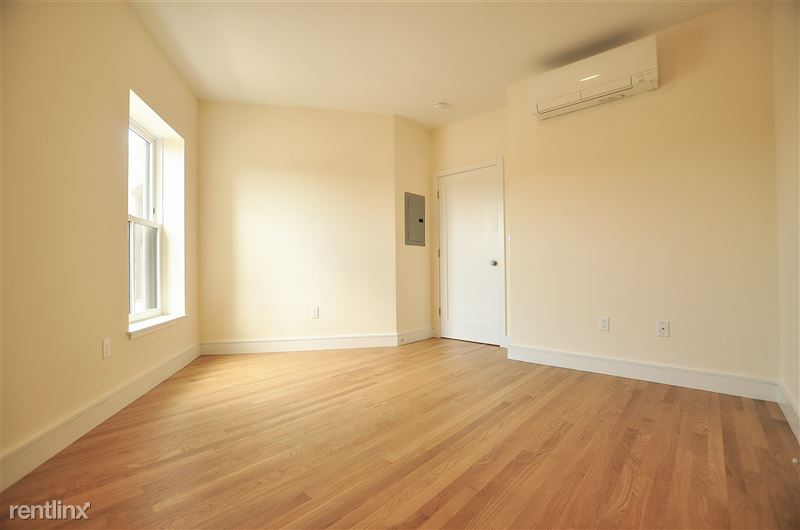 877 Beacon St, Fenway