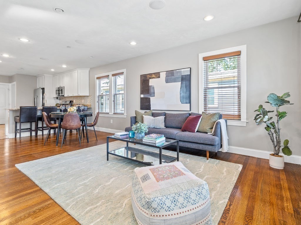 913 Boylston St, Allston