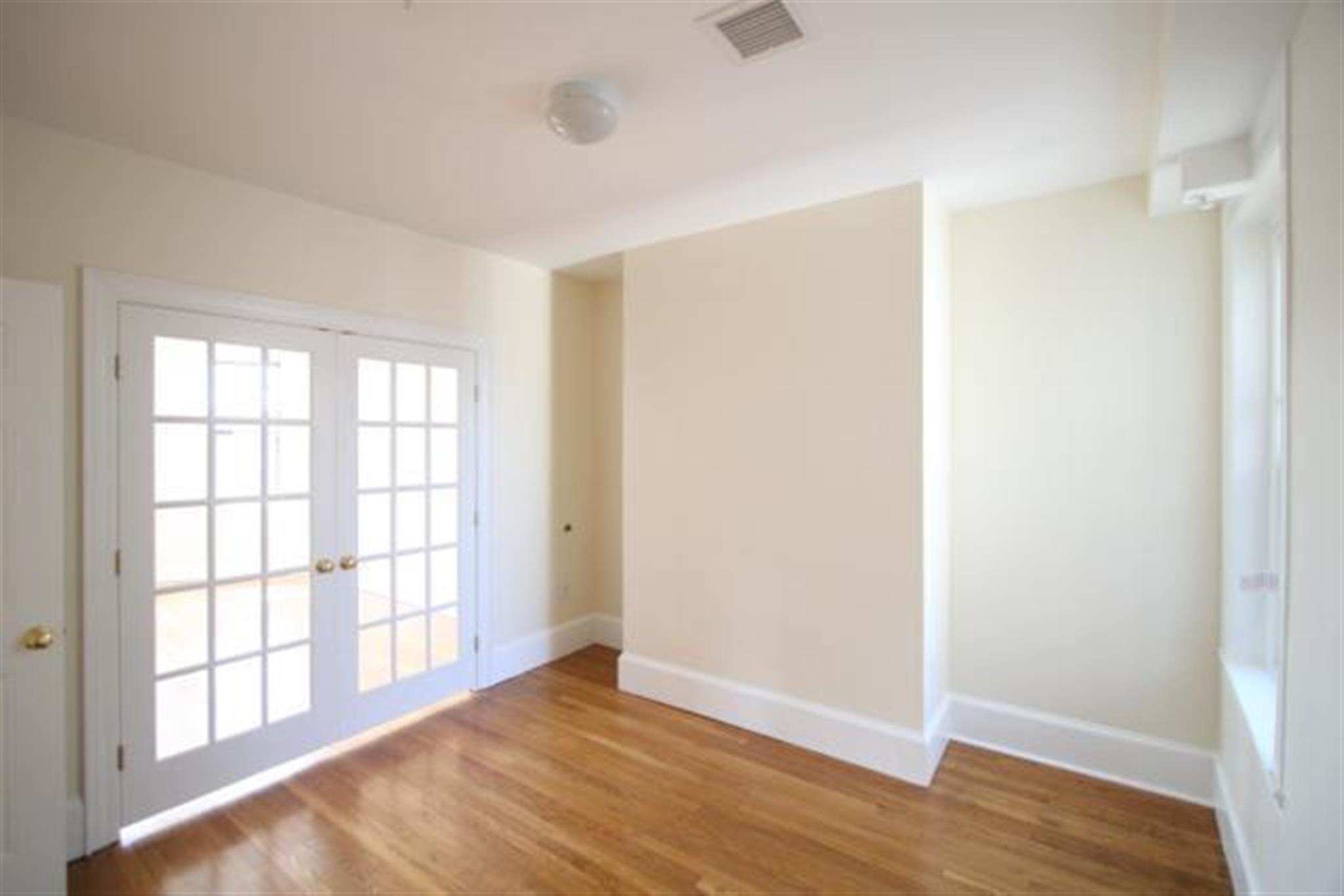 881 Massachusetts Ave, Central Square