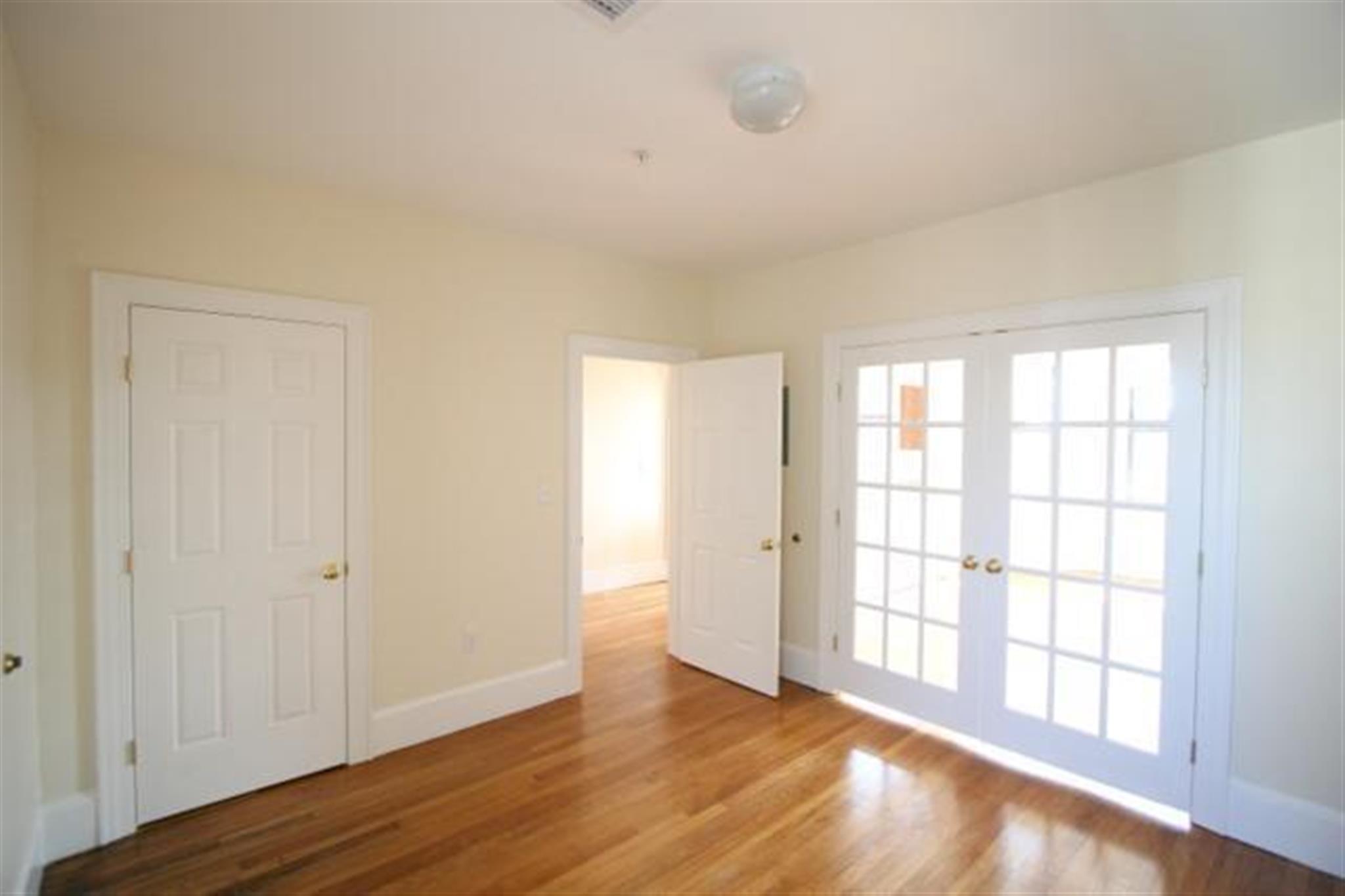 881 Massachusetts Ave, Central Square