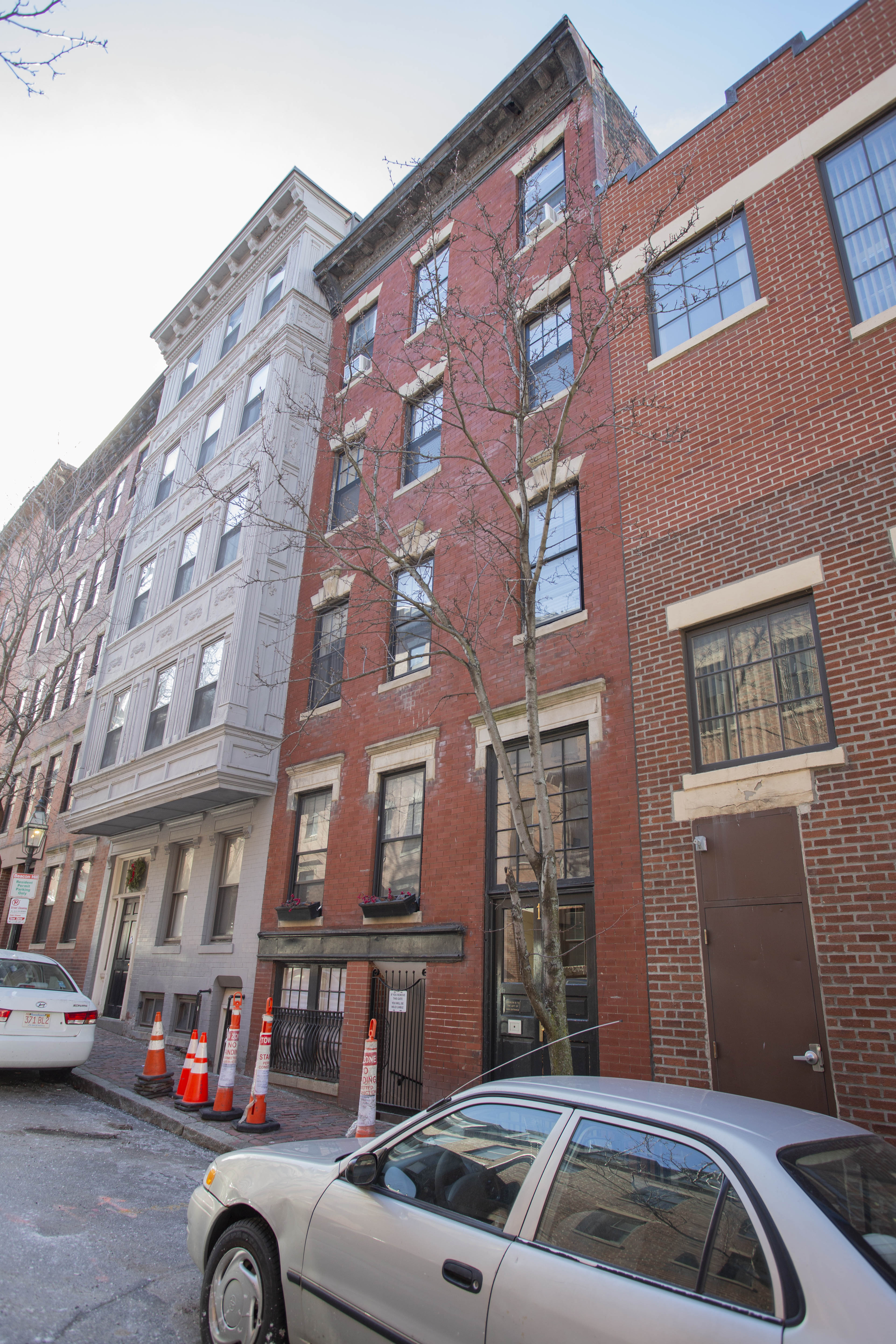 11 Irving St, Beacon Hill