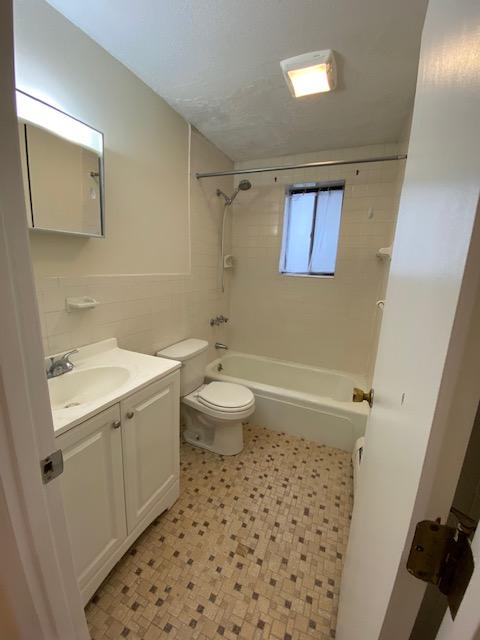 12 Cameron Ave, Teele Square