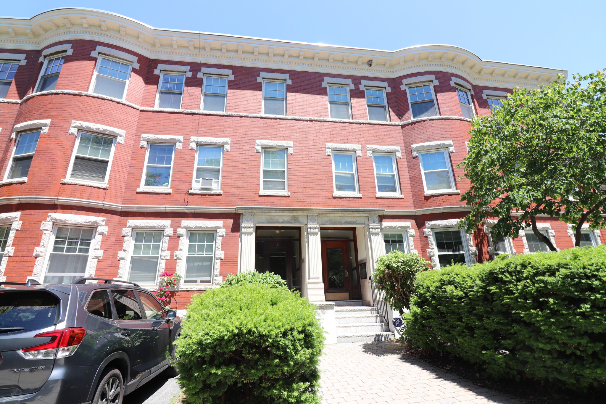 12 Colbourne Cres, Washington Square