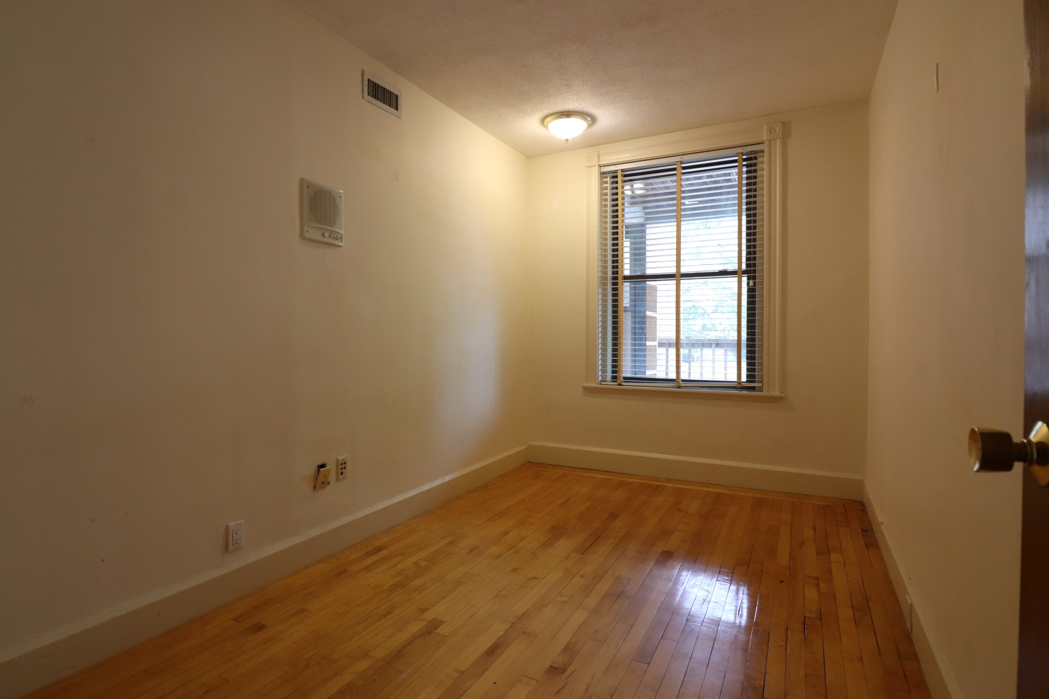 12 Dean Rd, Washington Square