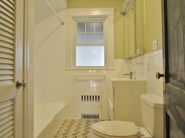 73 Hillside Rd, Mount Auburn (Watertown)