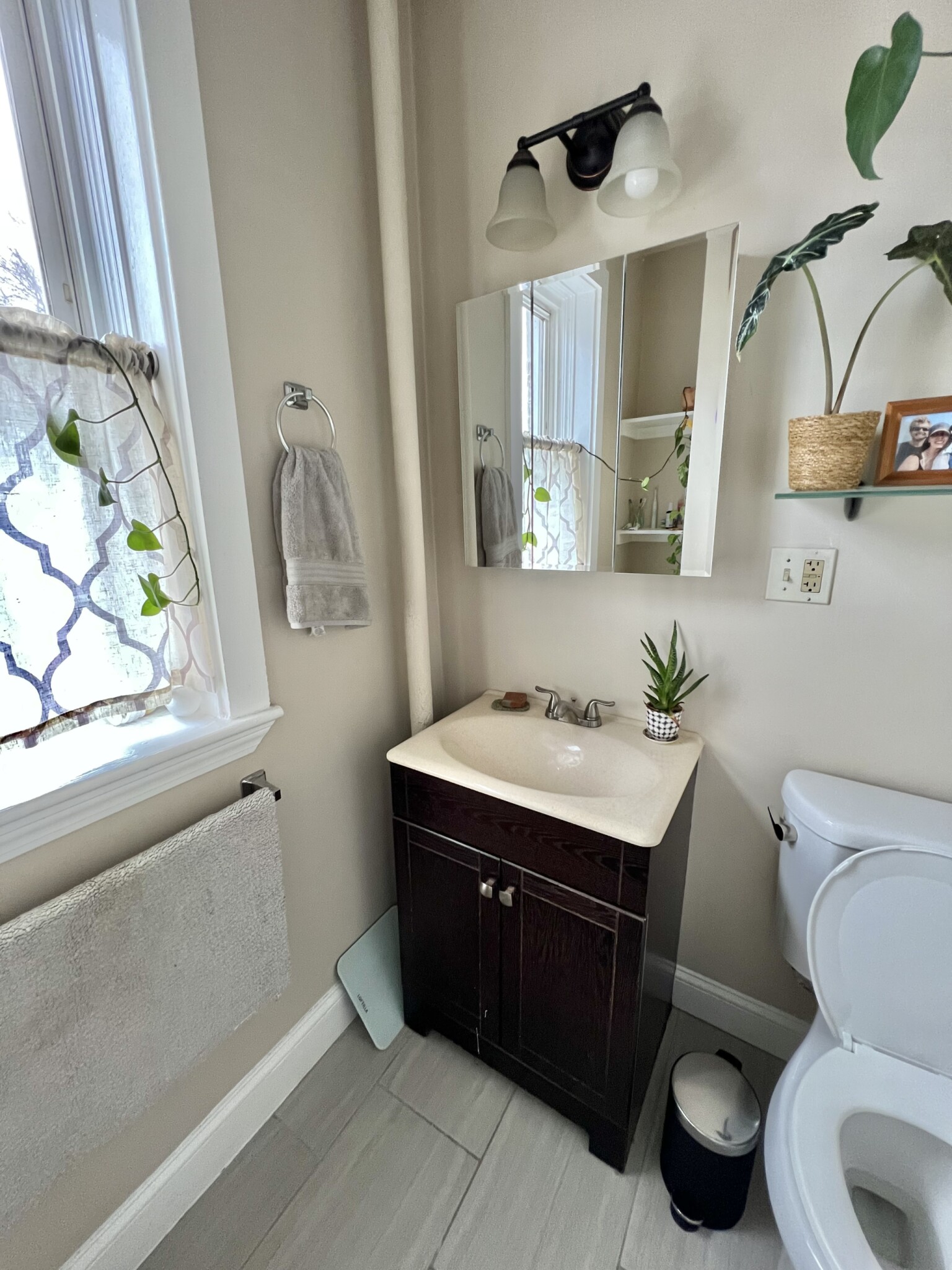 12 Farringtons Ave, Allston