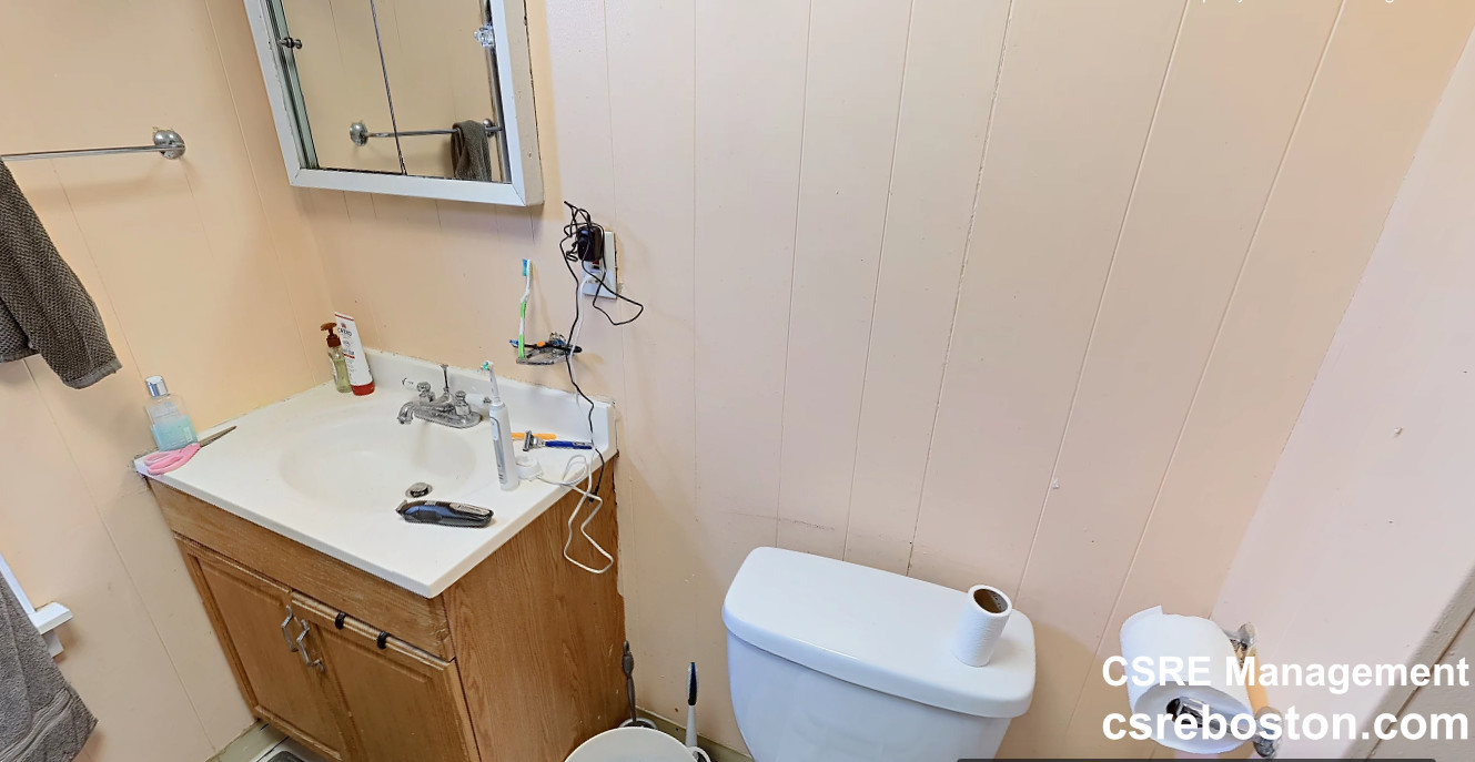 12 Saunders St, Allston