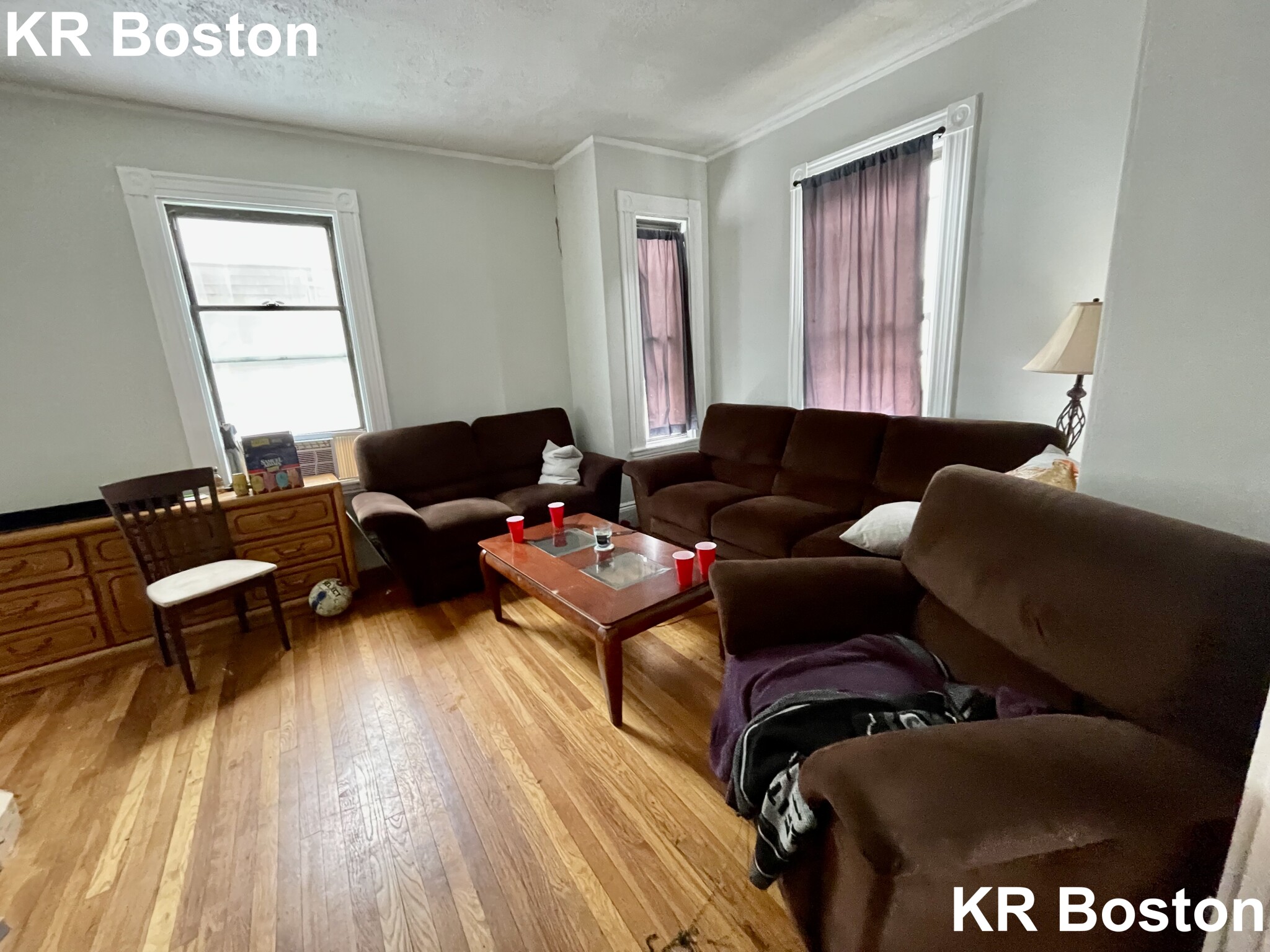 10 Saunders St, Allston