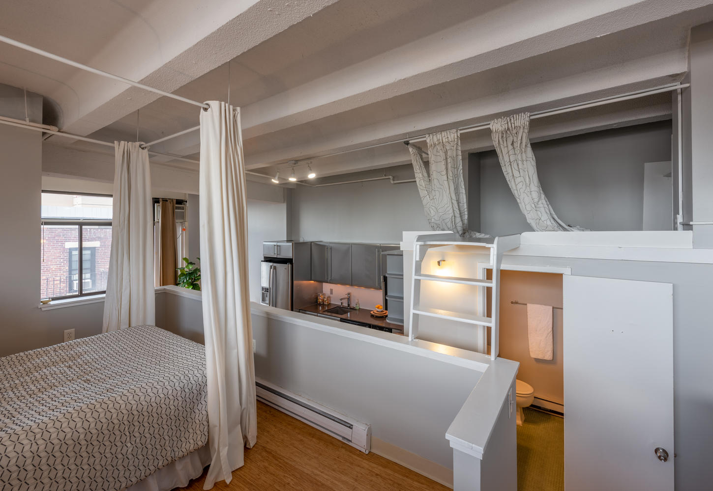 12 Stoneholm St, Fenway