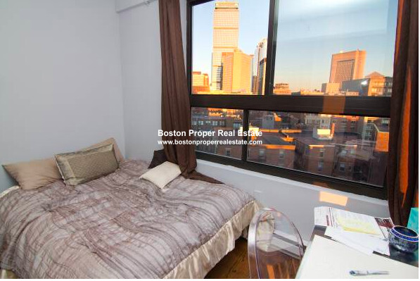 12 Stoneholm St, Fenway