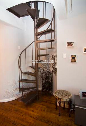 12 Stoneholm St, Fenway