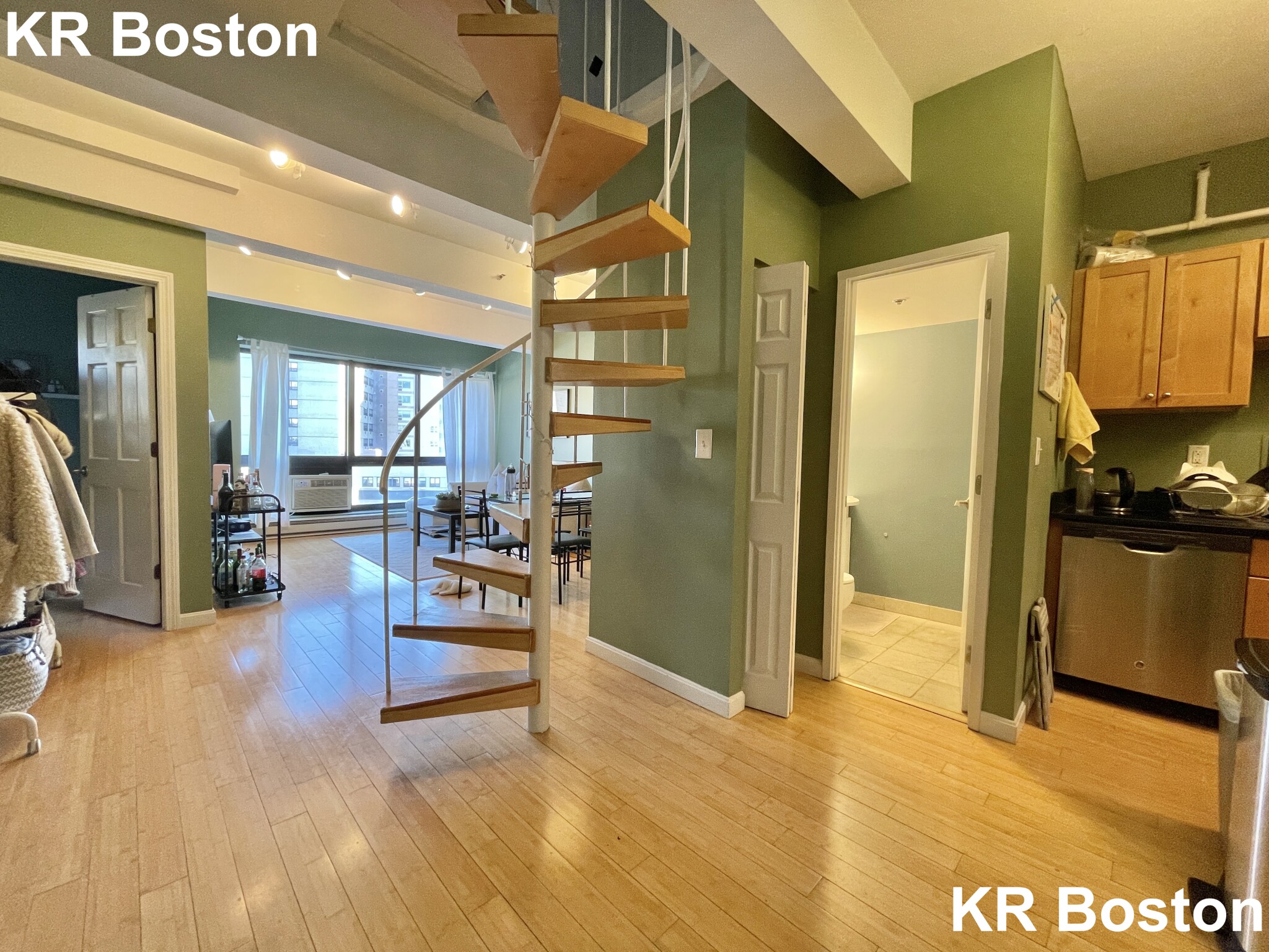 12 Stoneholm St, Fenway