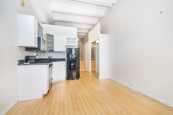 12 Stoneholm St, Fenway