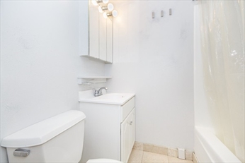 12 Stoneholm St, Fenway