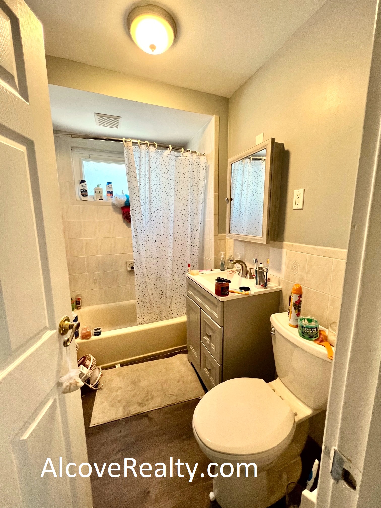 39 Sterling St, Teele Square