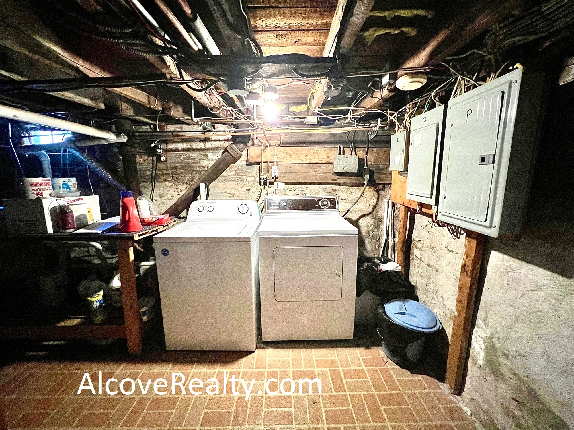 2 Walker Ct, Harvard Square