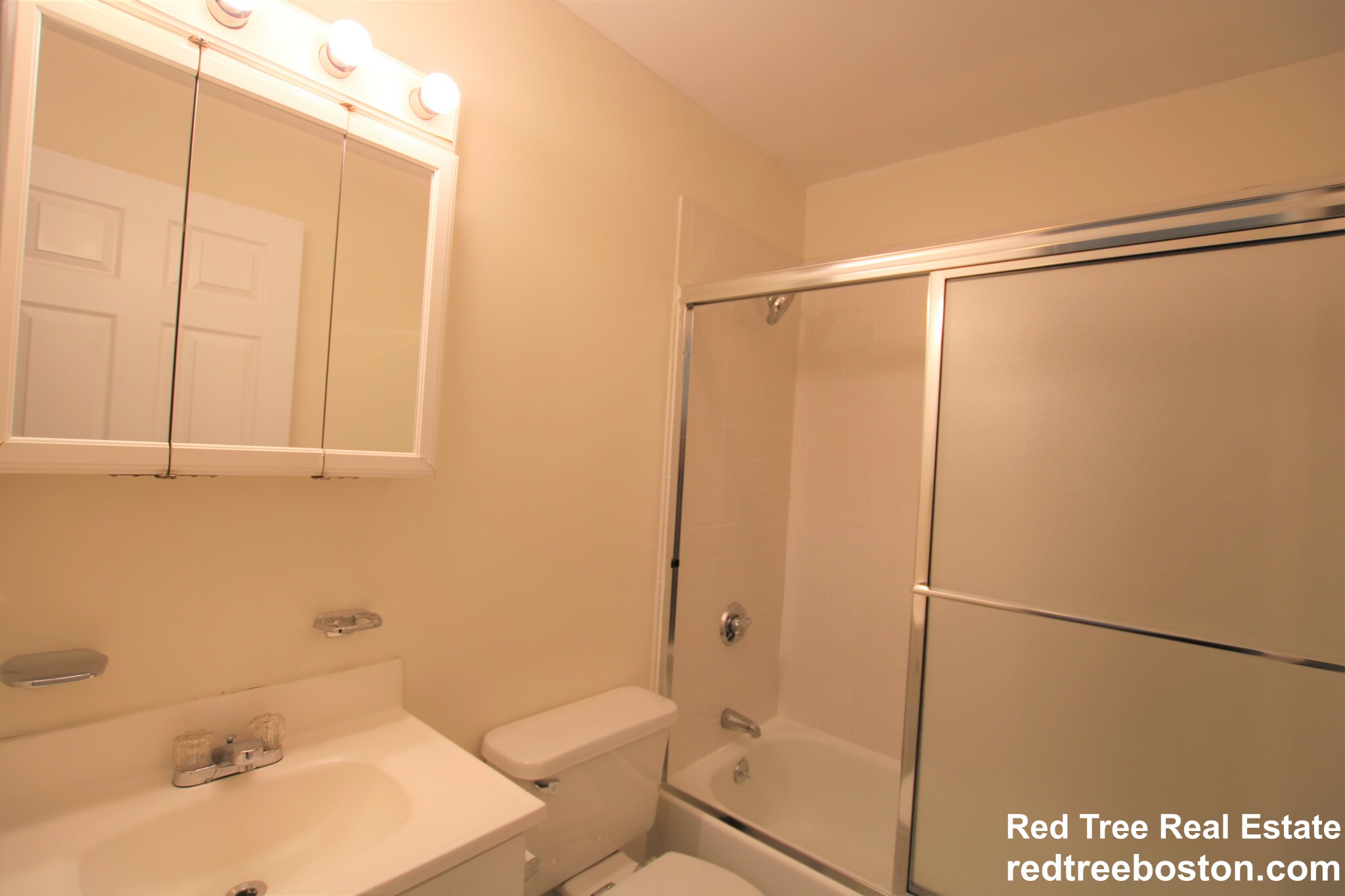 81 Essex St, Chinatown