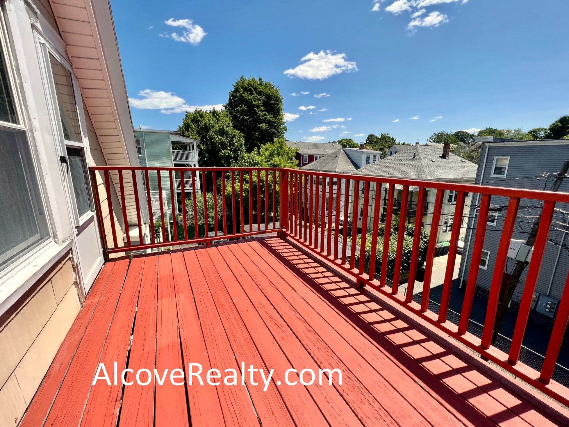 48 Raymond Ave, Teele Square