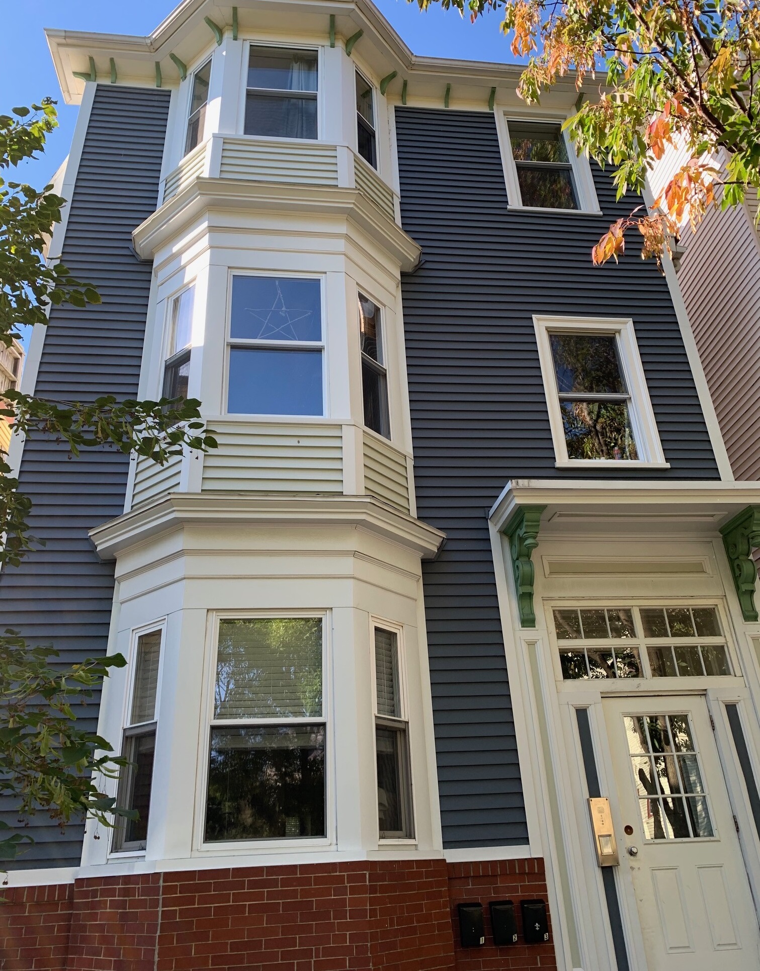 10 Cottage St, East Boston