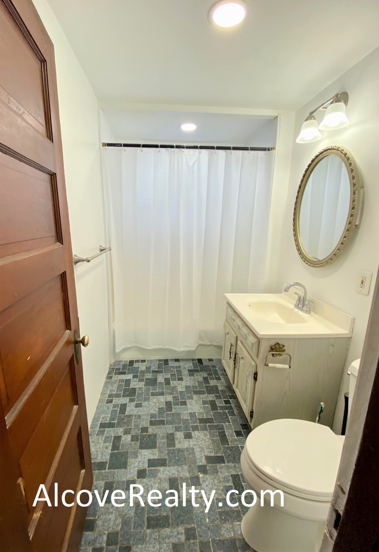 10 Bowdoin St, Medford