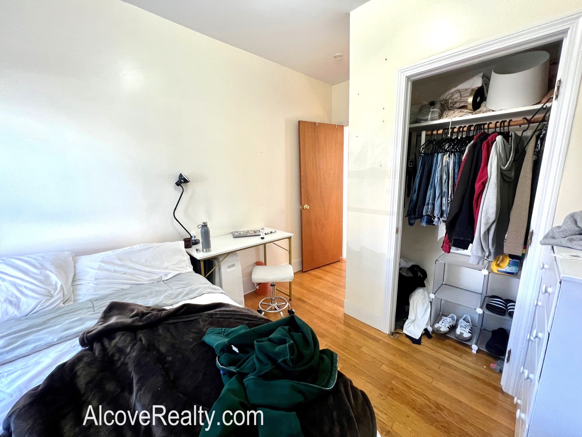 28 Cherry St, Davis Square