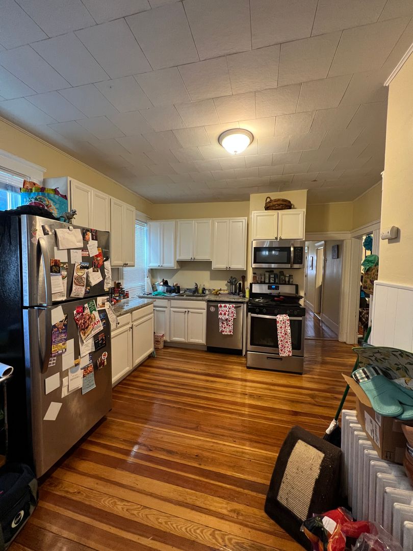 17 Dow St, West Somerville