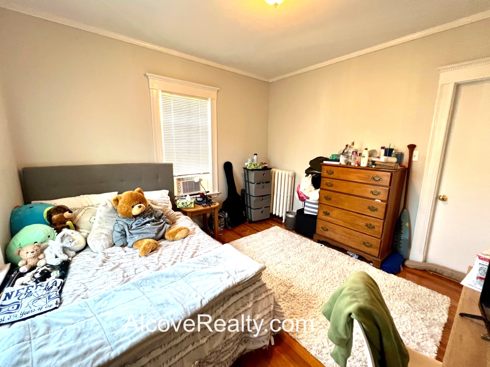 34 Leonard St, Davis Square