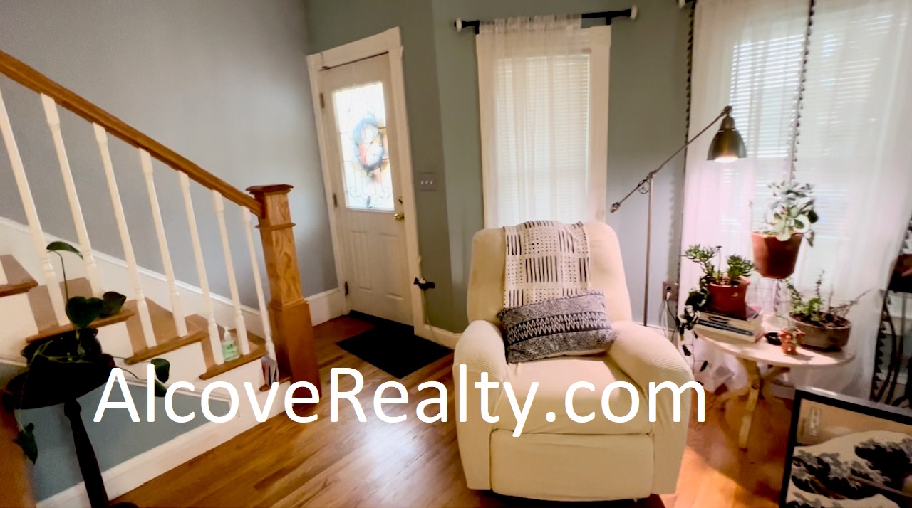 12 Fiske Ave, Magoun Square