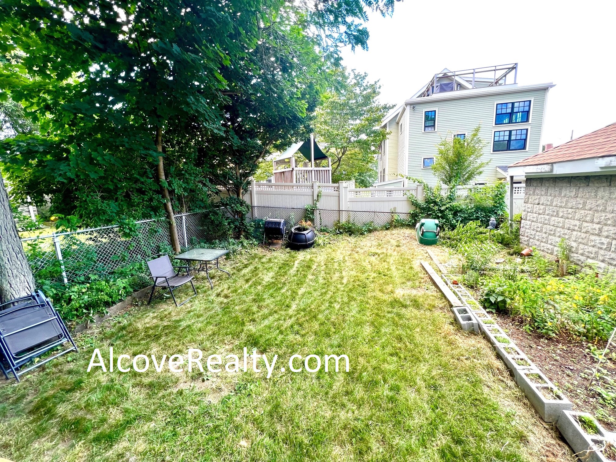 40 Alfred Rd, Arlington