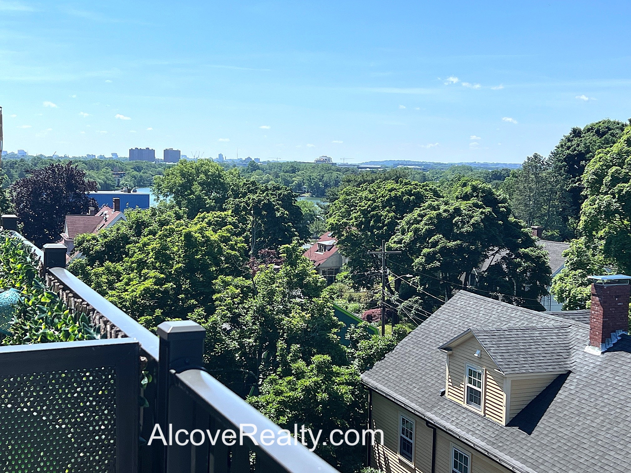 60 Pleasant St, Arlington