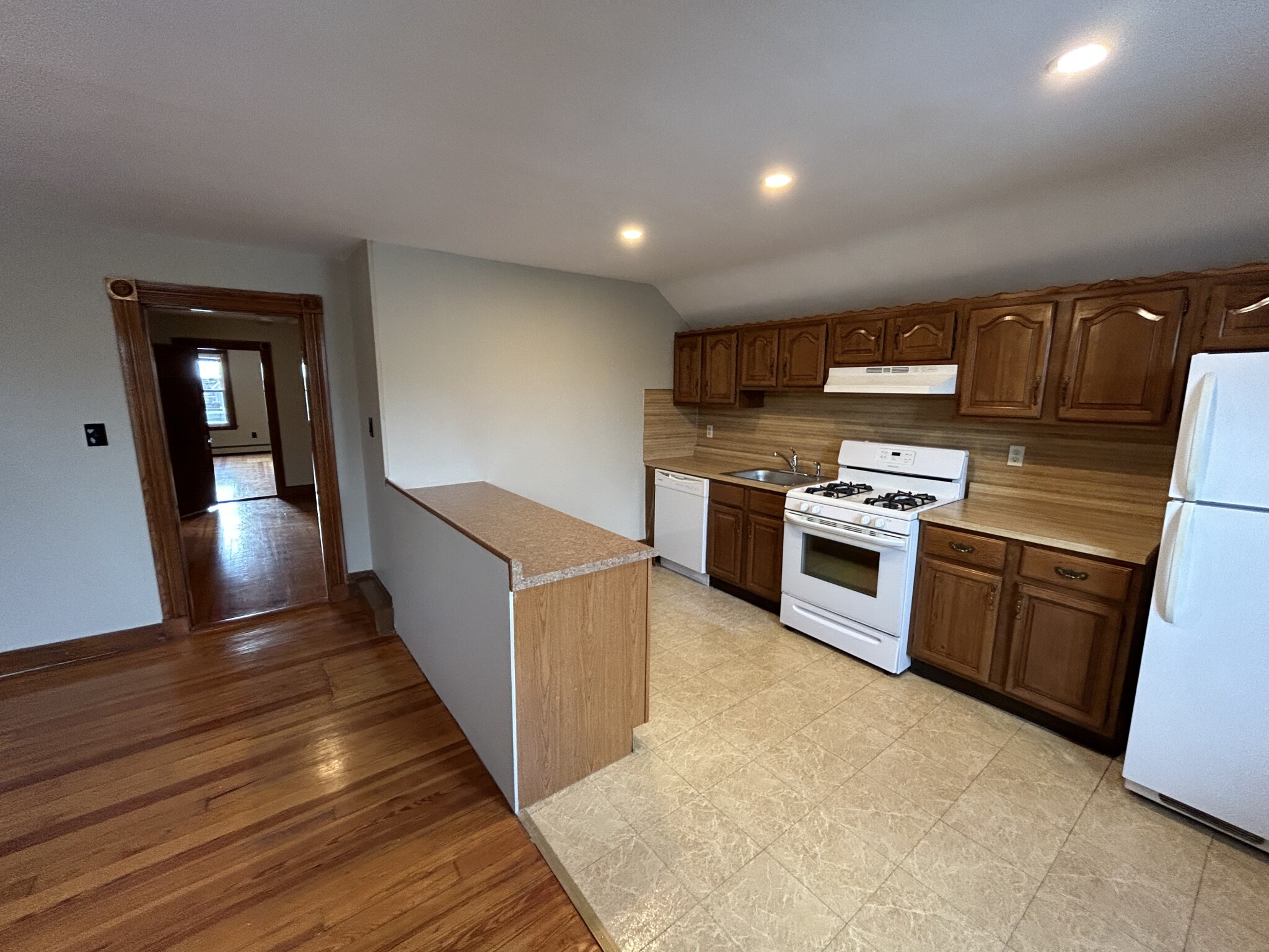 86 Medford St, Medford