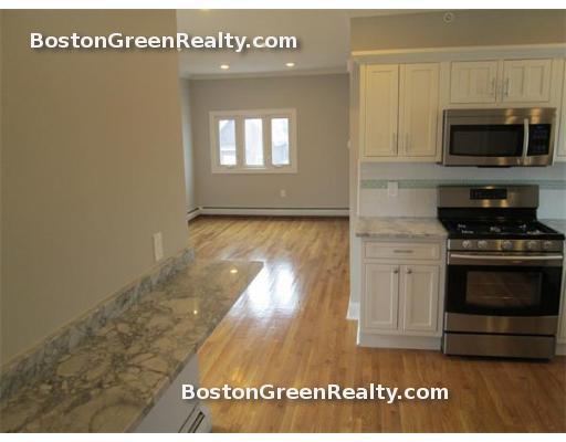 43 Rogers St, South Boston