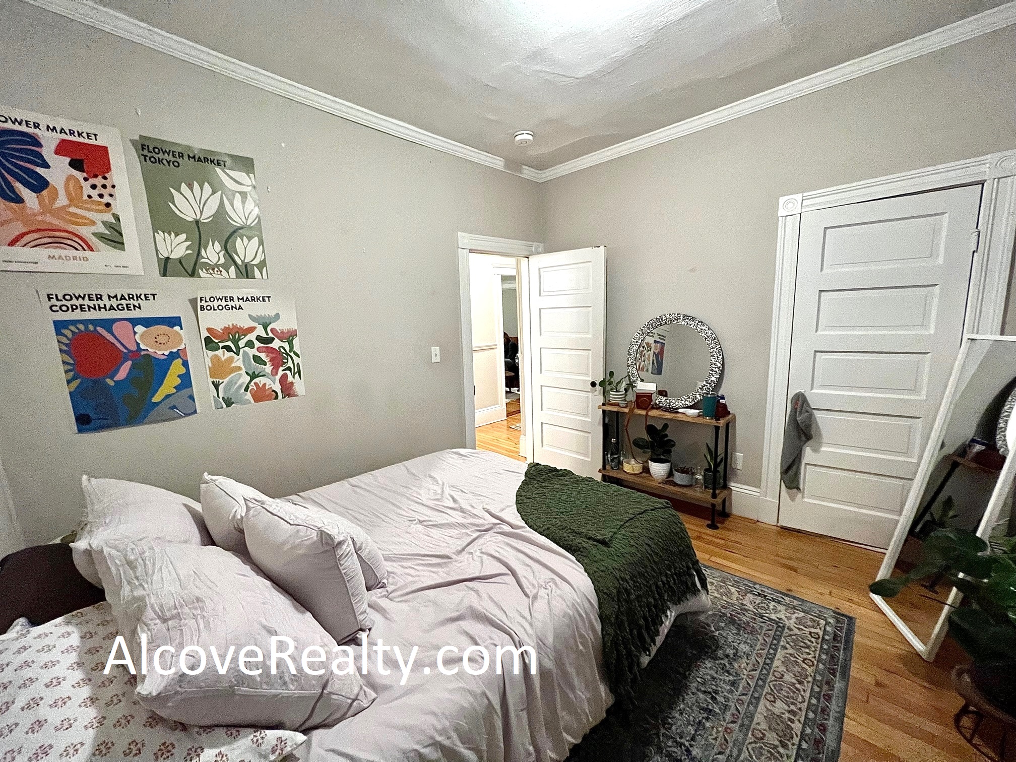 13 Farragut Ave, Teele Square