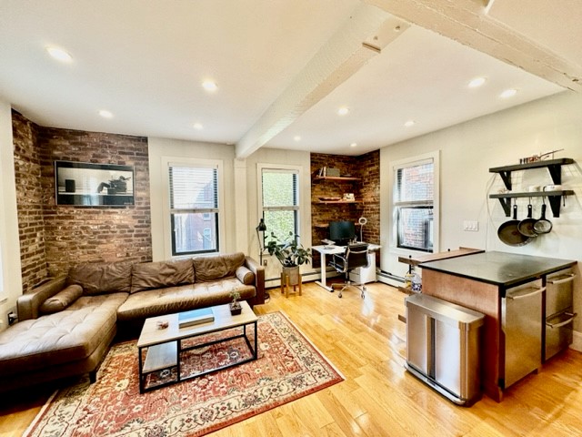 57 Charter St, North End