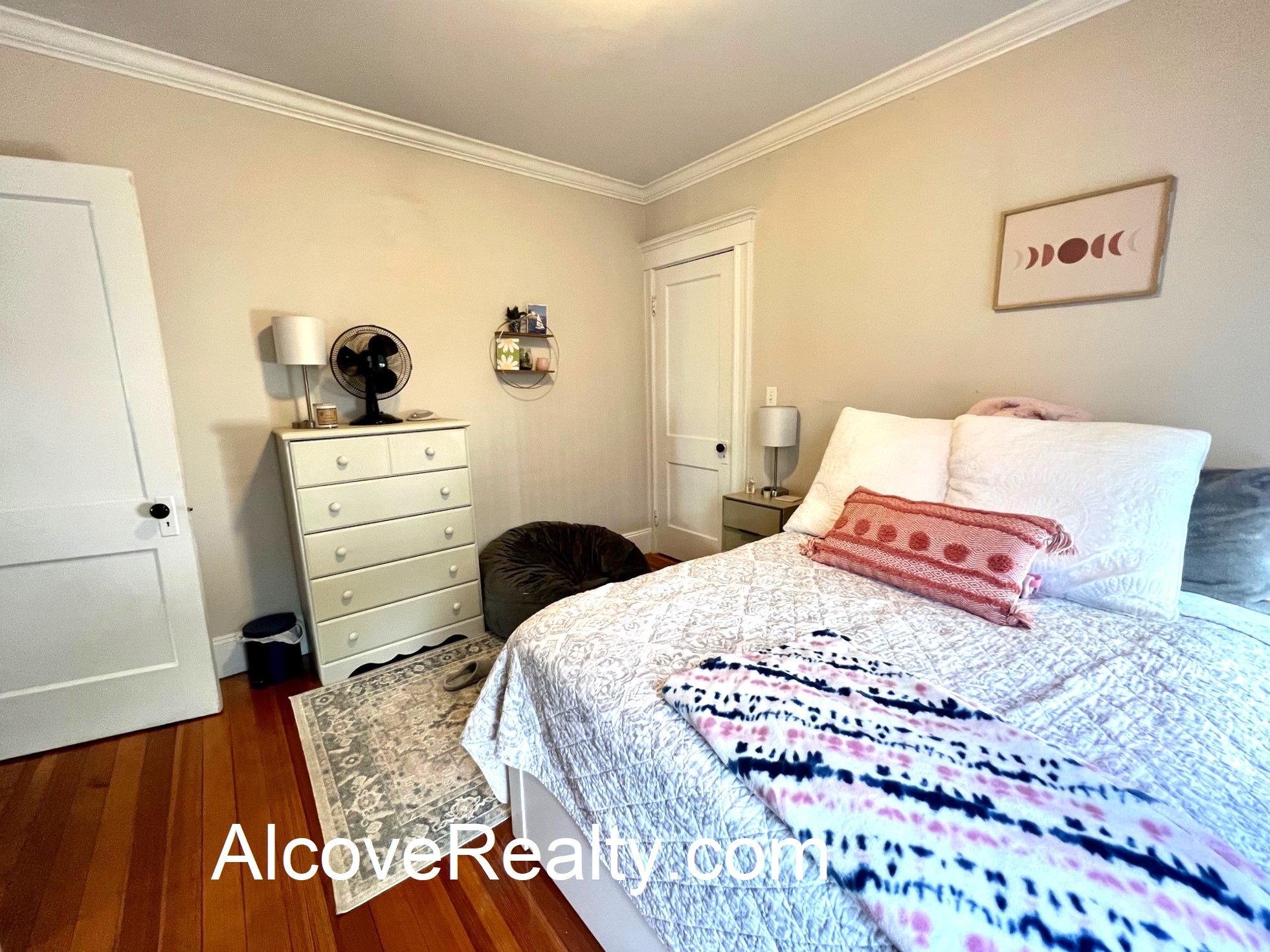 34 Leonard St, Davis Square