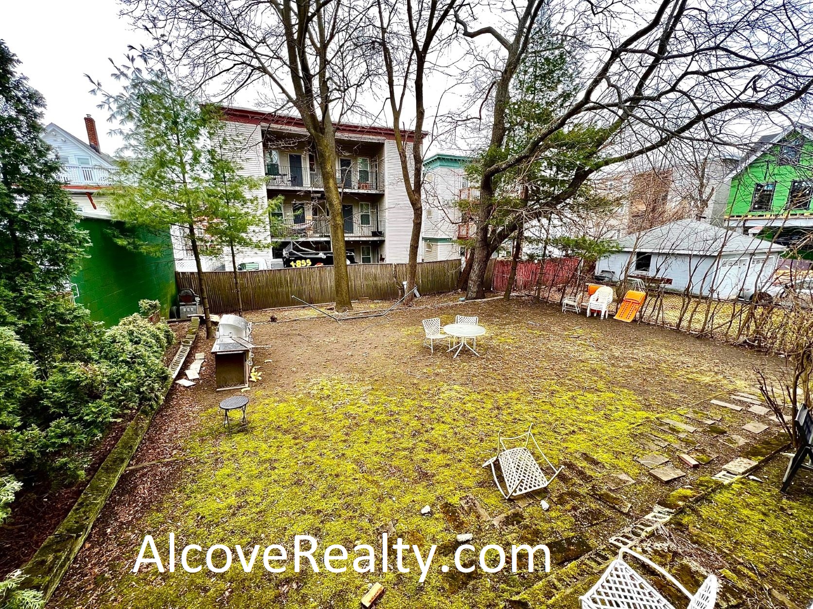 15 Farragut Ave, Teele Square